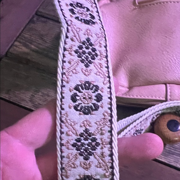 NWOT Imperial Horse Peach Crossbody Bag - Picture 4 of 6